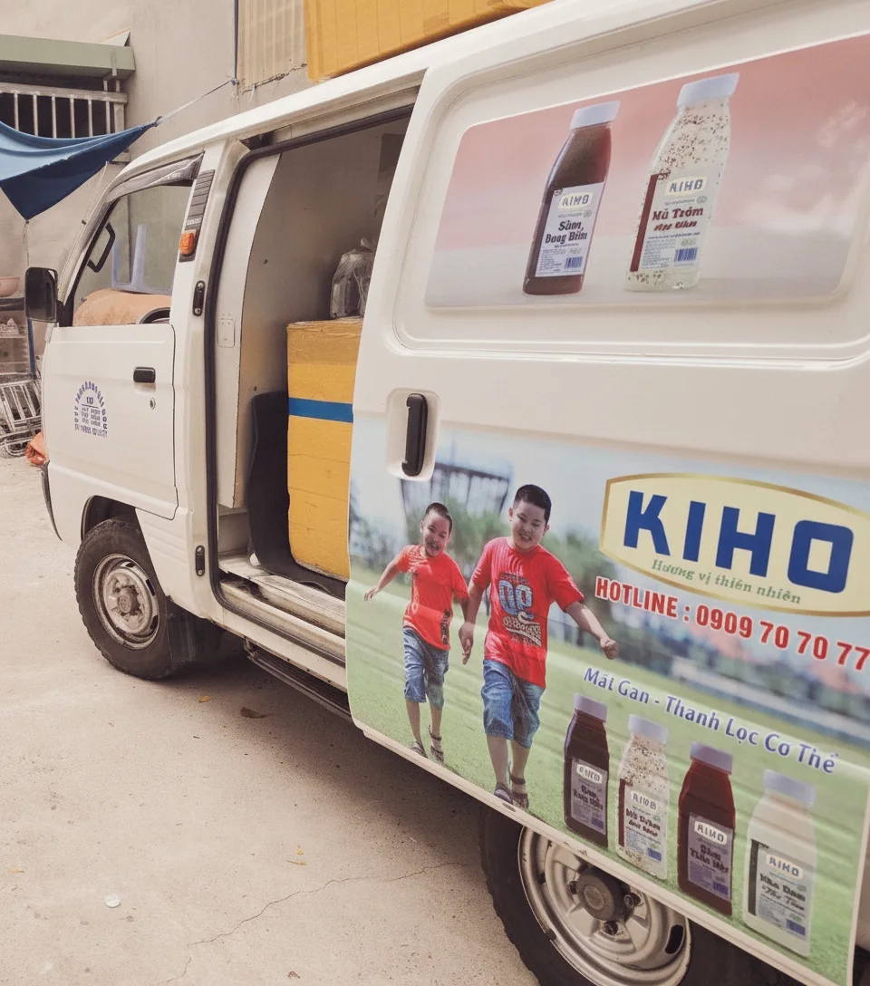 Xe giao hàng KIHO đưa sản phẩm đến điểm bán
